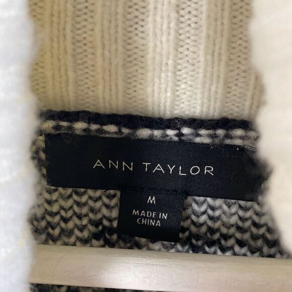 Ann Taylor Geo Stripe Tunic Sweater Size Medium Black and White Wool Blend - Picture 6 of 11